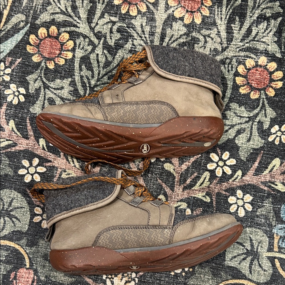 Chaco women’s Barbary hiking boots - Picture 3 of 7